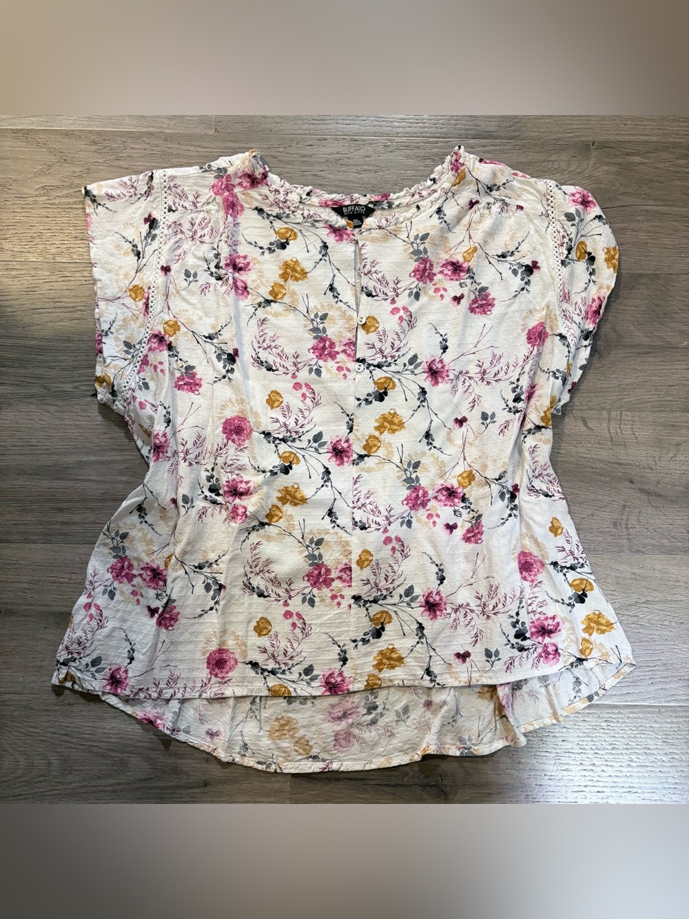Buffalo David Bitton Cream Floral Ruffle Neck Short Sleeve Blouse